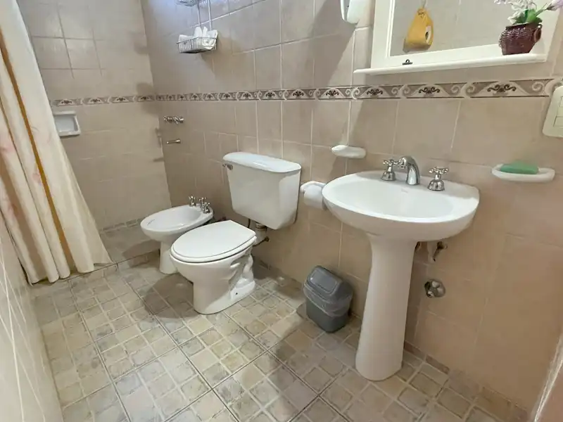 Baño privado moderno - Cabaña Premium 4P