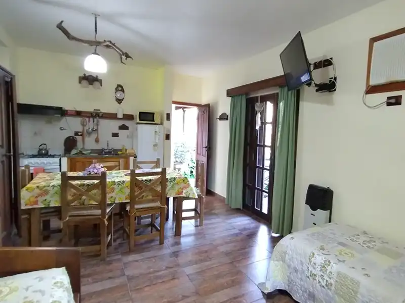 Estar comedor con ángulo invertido - Cabaña Standard 6P